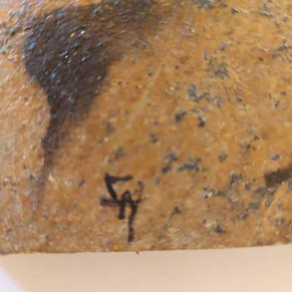 Moving Deer Painting on Stone, Artisan Creation made in Alberta comes with stand - Picture 10 of 11